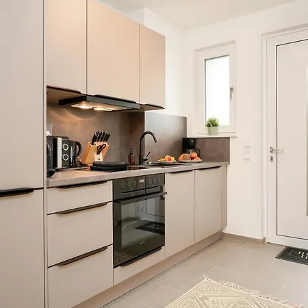 Wohnkultur - Für 10 Mit Terrasse Und Garten Apartment